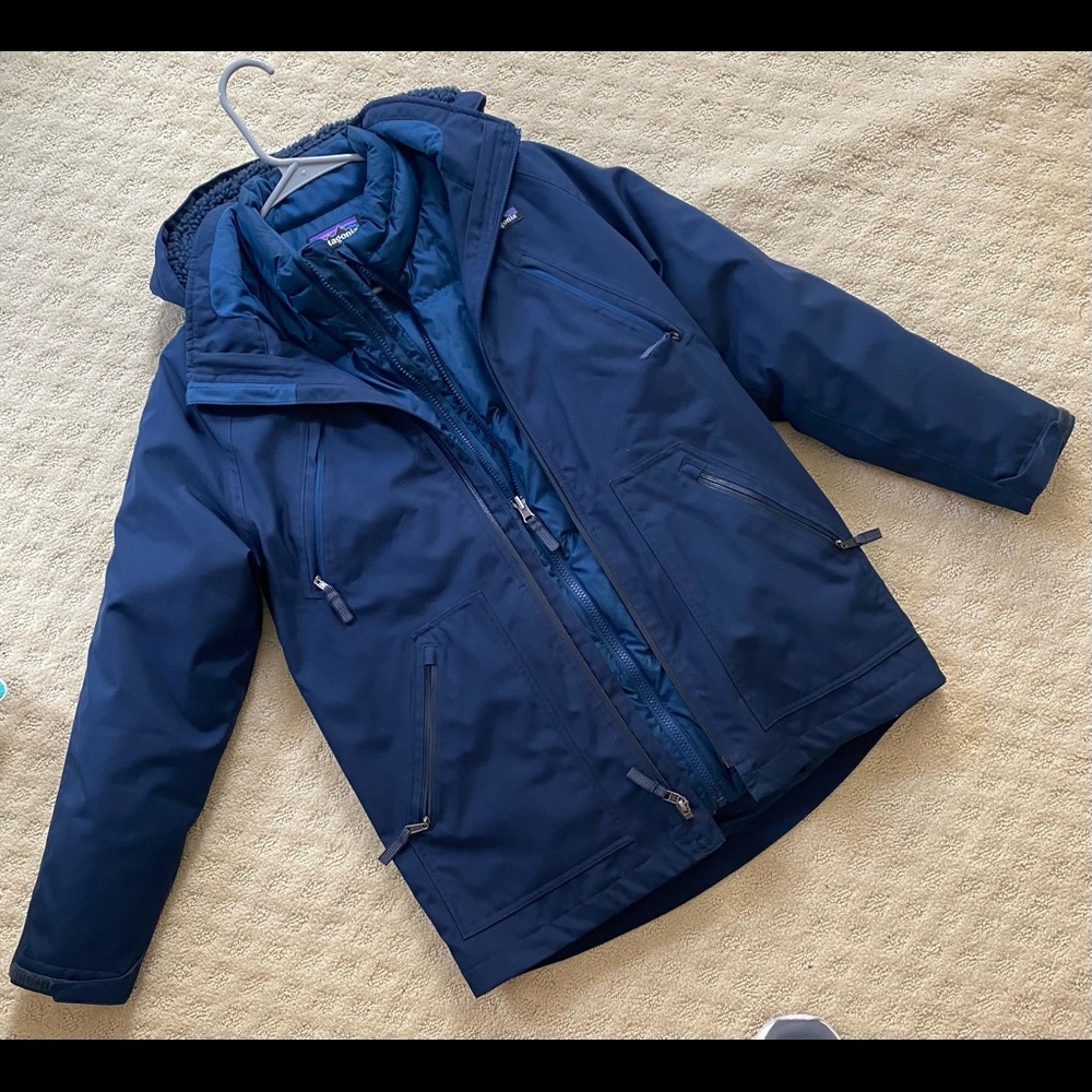 Patagonia tri-climate ski coat. Rarely worn in like new condition.